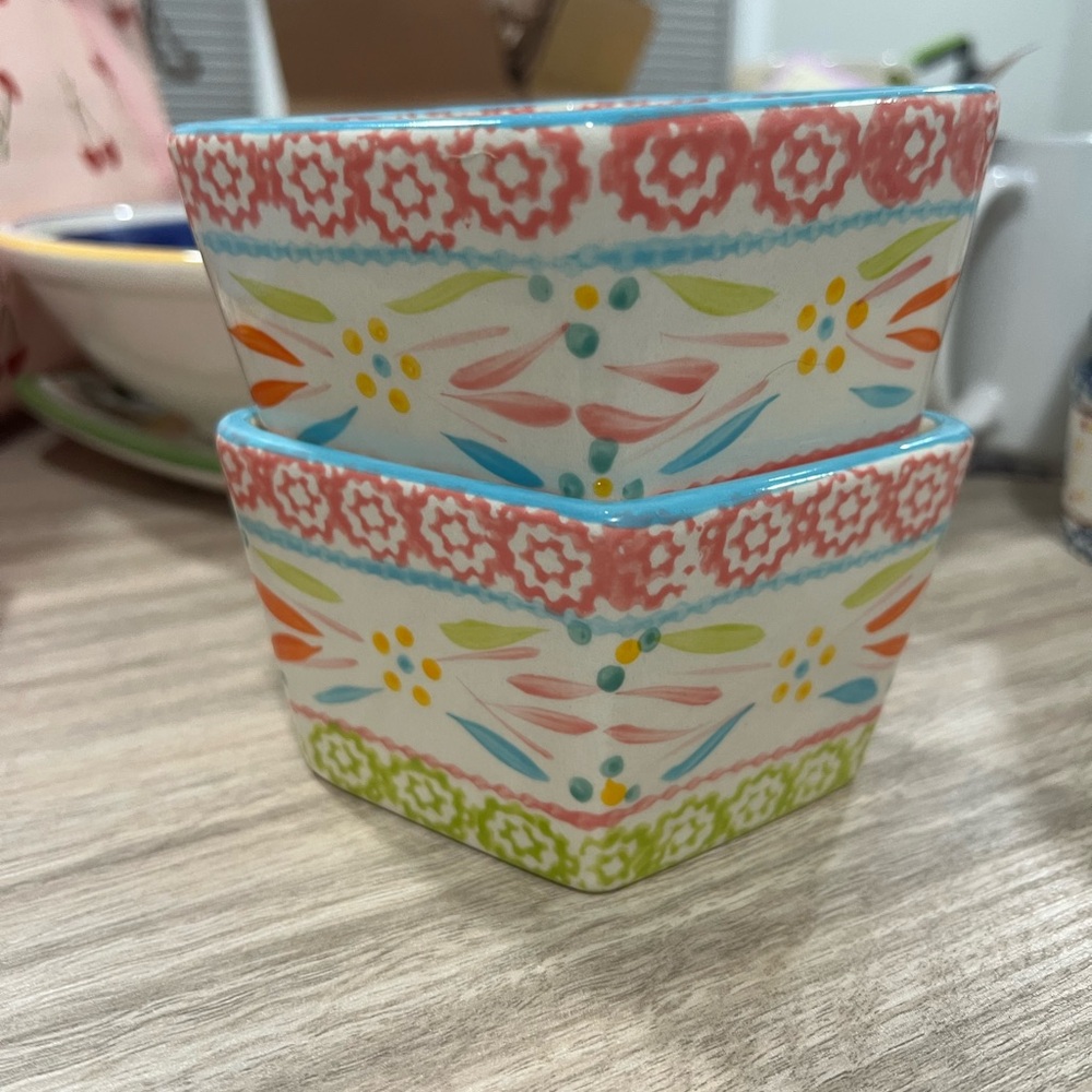 Set of 2 ramekins
